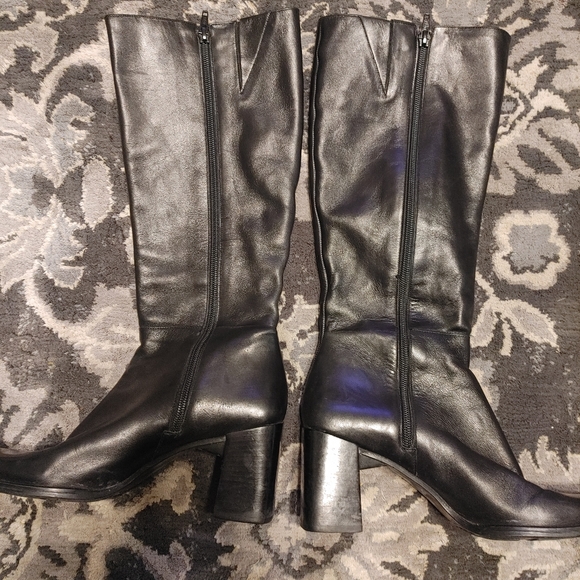 Nine West, over calf, square toed boots - Picture 3 of 3